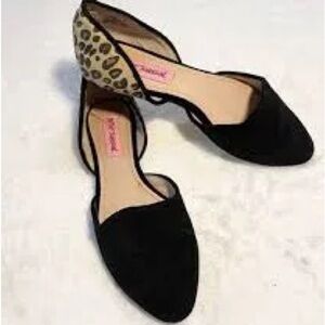 Betsey Johnson Animal
Leopard Slip Ons Flats Shoes